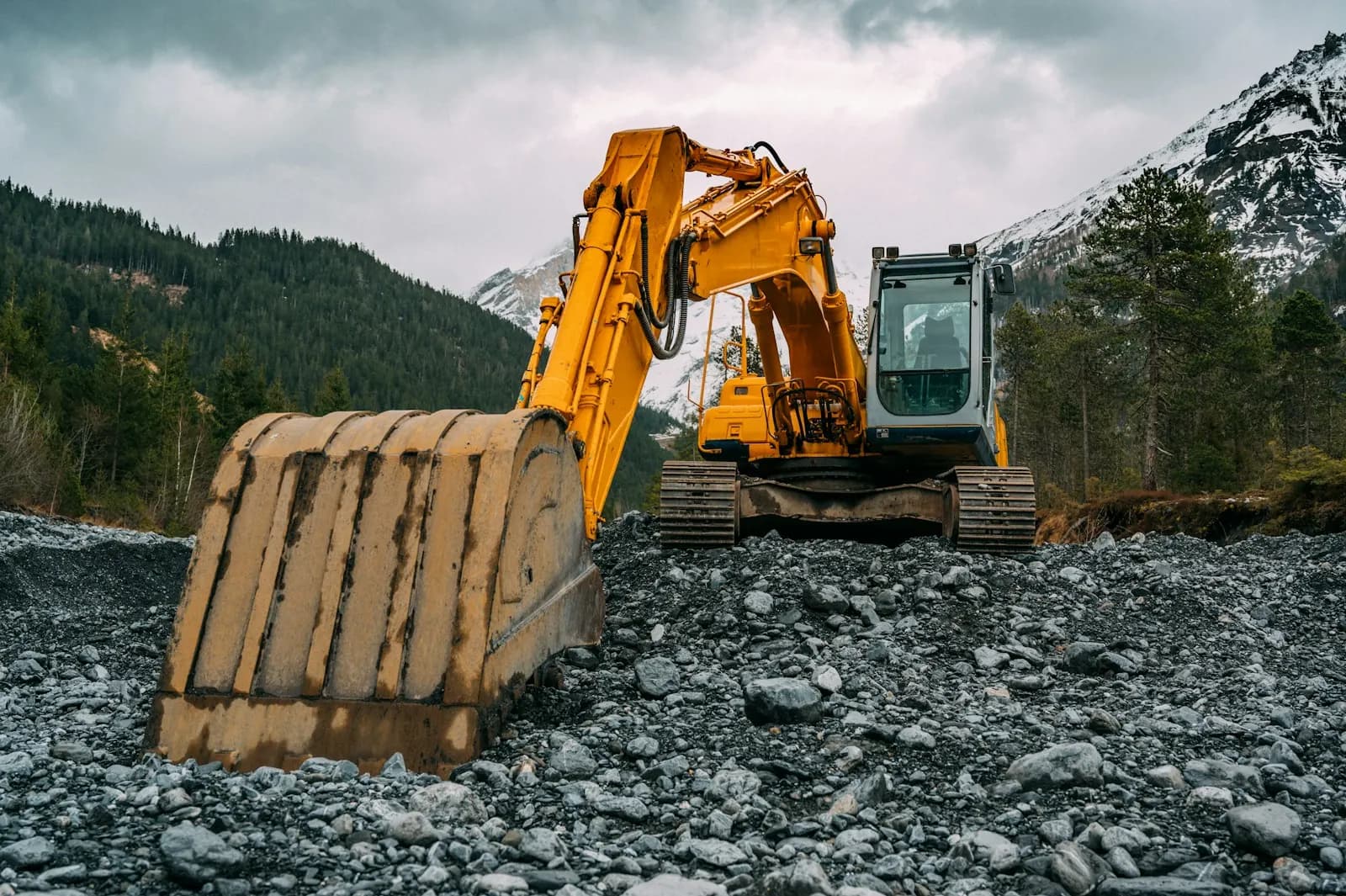 Excavator bucket & mount repair